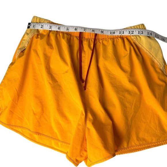 Pearl Izumi Women's Orange Athletic Bike Shorts - Picture 6 of 10